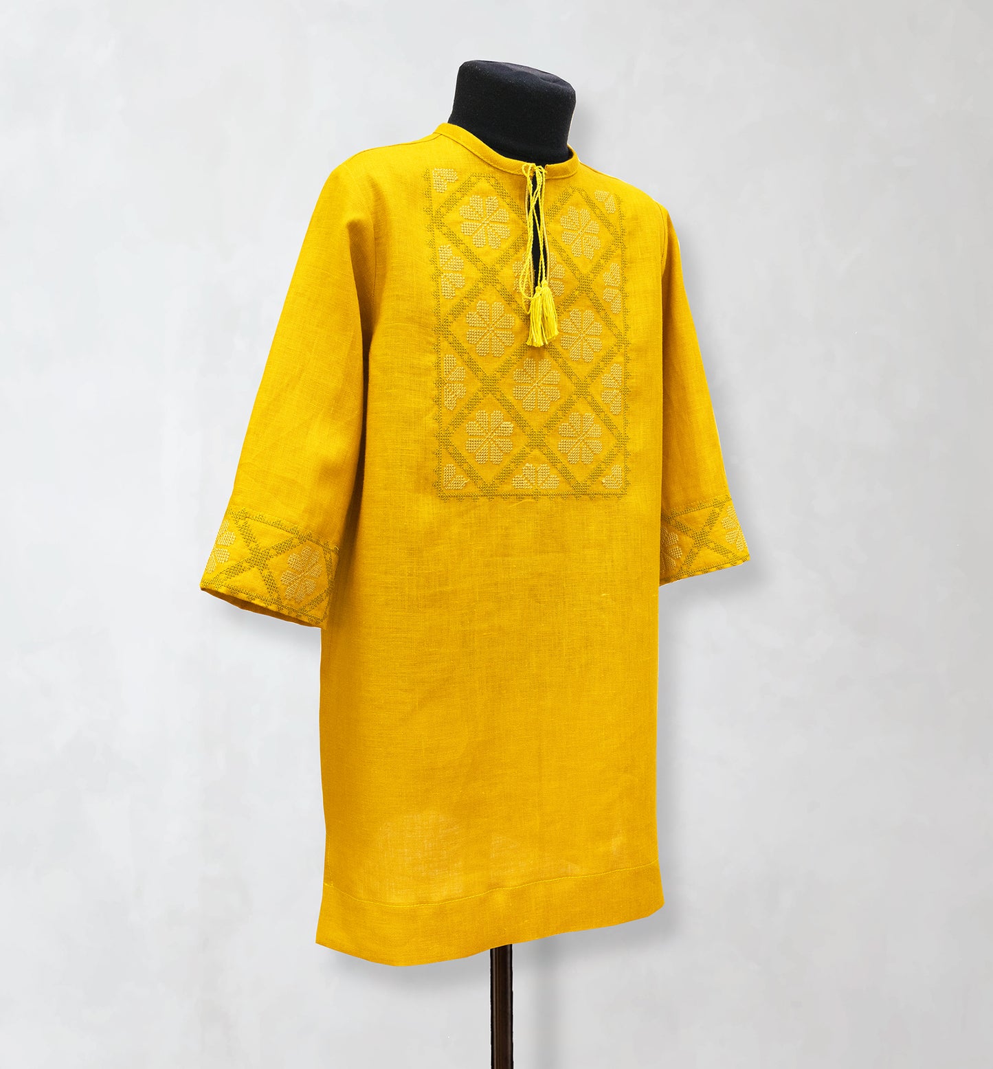 Rochie brodată, R010