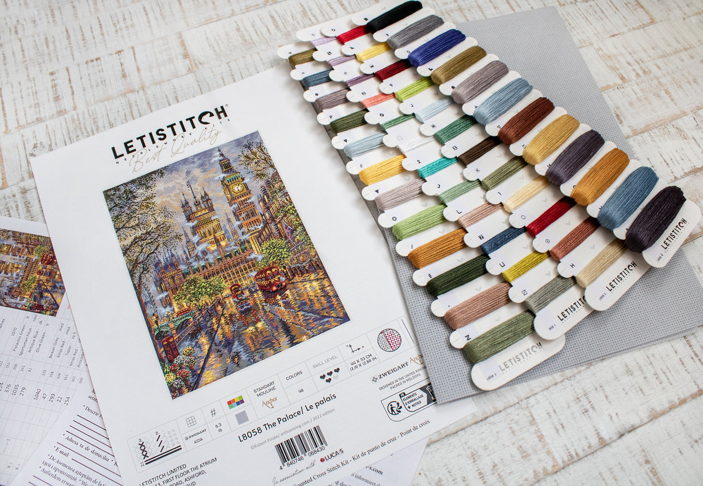 Set de brodat în cruciuliță LetiStitch - Palatul, L8058