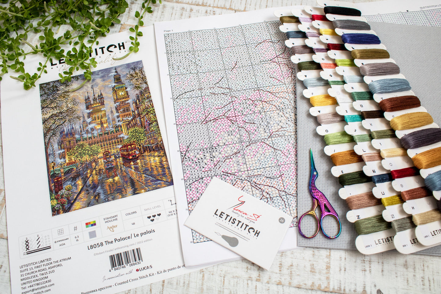 Set de brodat în cruciuliță LetiStitch - Palatul, L8058