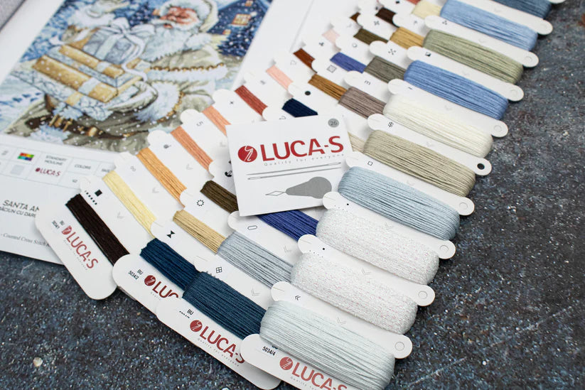 Set de brodat în cruciuliță Luca-S - Moș Crăciun cu Daruri