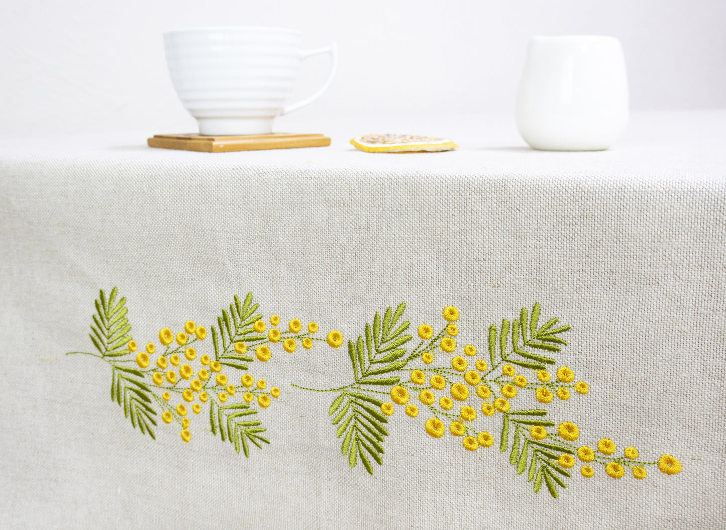 Față de masă brodată - FDM Mimoza