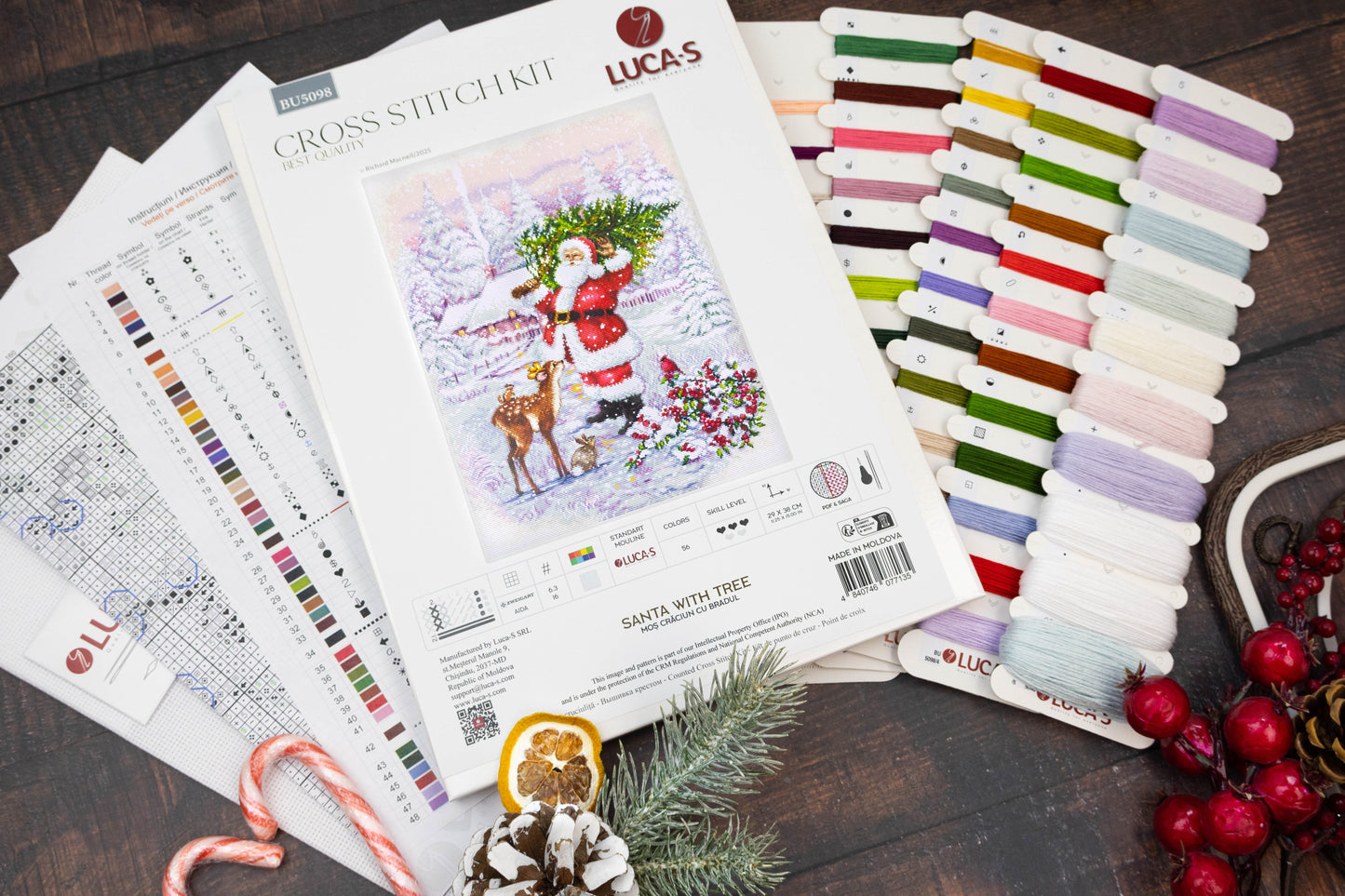 Set de brodat în cruciuliță Luca-S - Moș Crăciun cu Bradul, BU5098