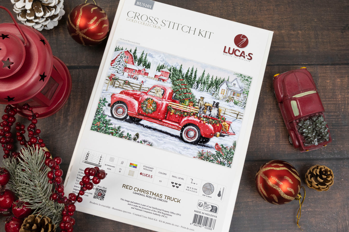 Set de brodat în cruciuliță Luca-S GOLD - Camionul Roșu de Crăciun, BU5101