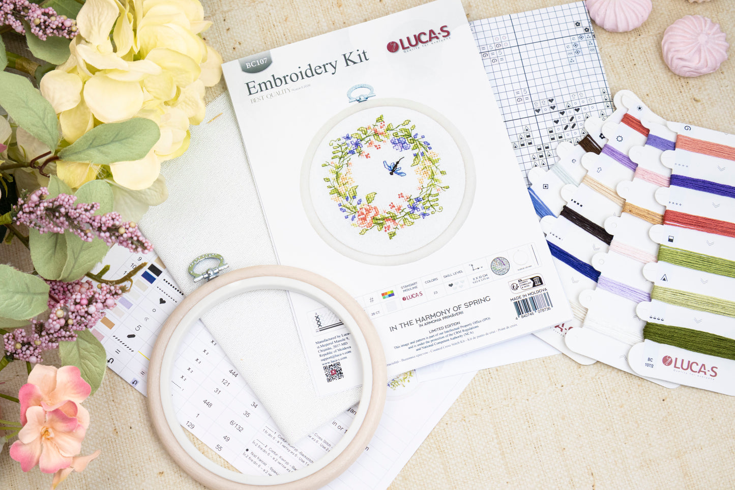 Set de brodat în cruciuliță cu cercul de brodat inclus Luca-S -  În Armonia Primăverii, BC107