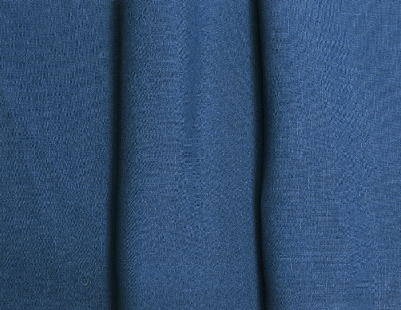 Luca-S Ткань натуральный лен, 100%, мягкая, темно-синего цвета.