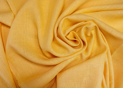 Luca-S Мягкое перо из 100% натурального льна, золотисто-желтого цвета.