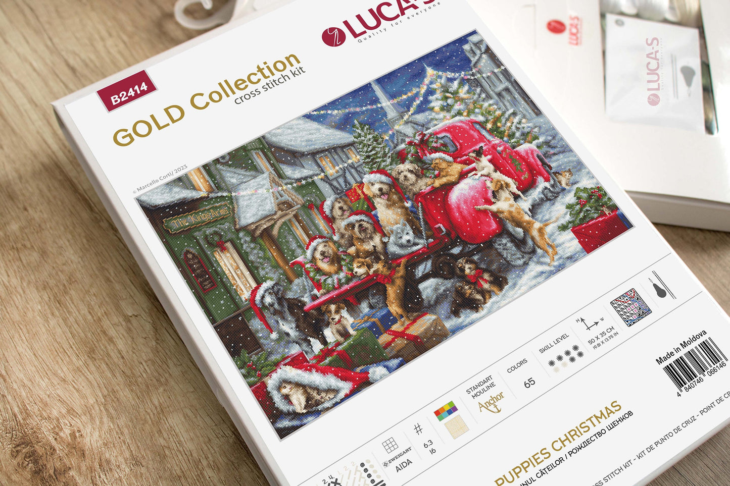 Set de brodat în cruciuliță GOLD - B2414 Crăciunul cățeilor