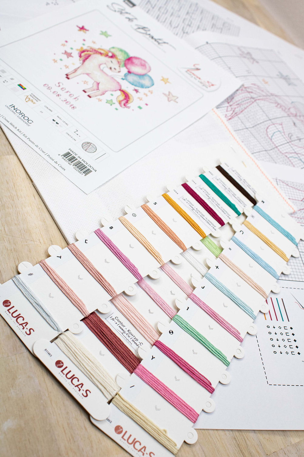 Set de brodat în cruciuliță Luca-S - B1149 Unicorn