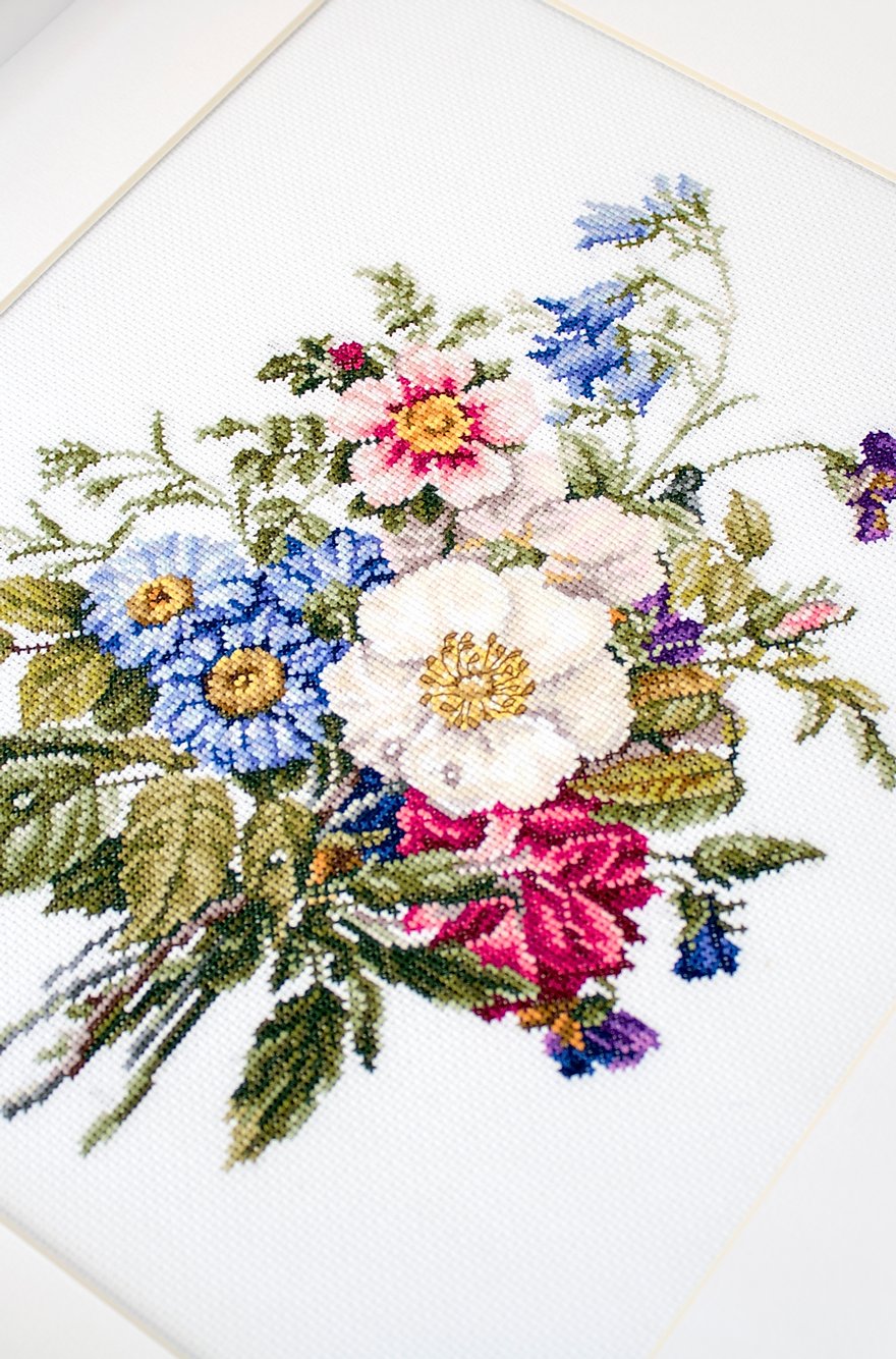 Set de brodat în cruciuliță Luca-S - BU4004 Buchet cu flori de vară