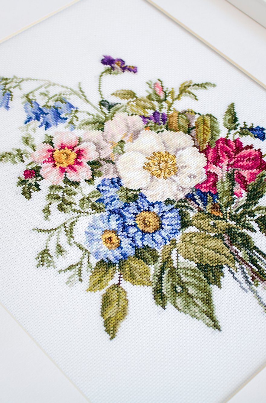 Set de brodat în cruciuliță Luca-S - BU4004 Buchet cu flori de vară