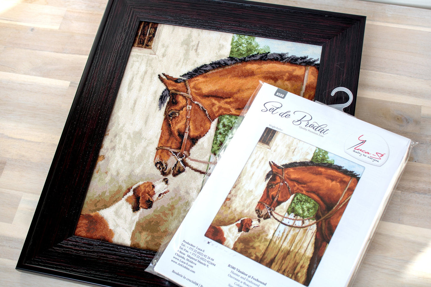 Set de brodat în cruciuliță Luca-S - B580 Vânător și Foxhound