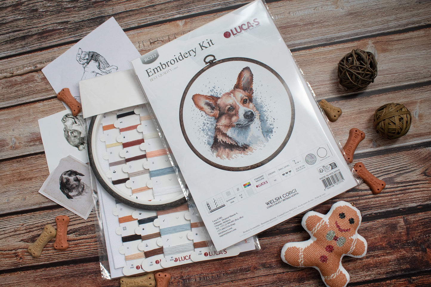 Set de brodat în cruciuliță cu cercul de brodat inclus- BC212 Corgi Galez