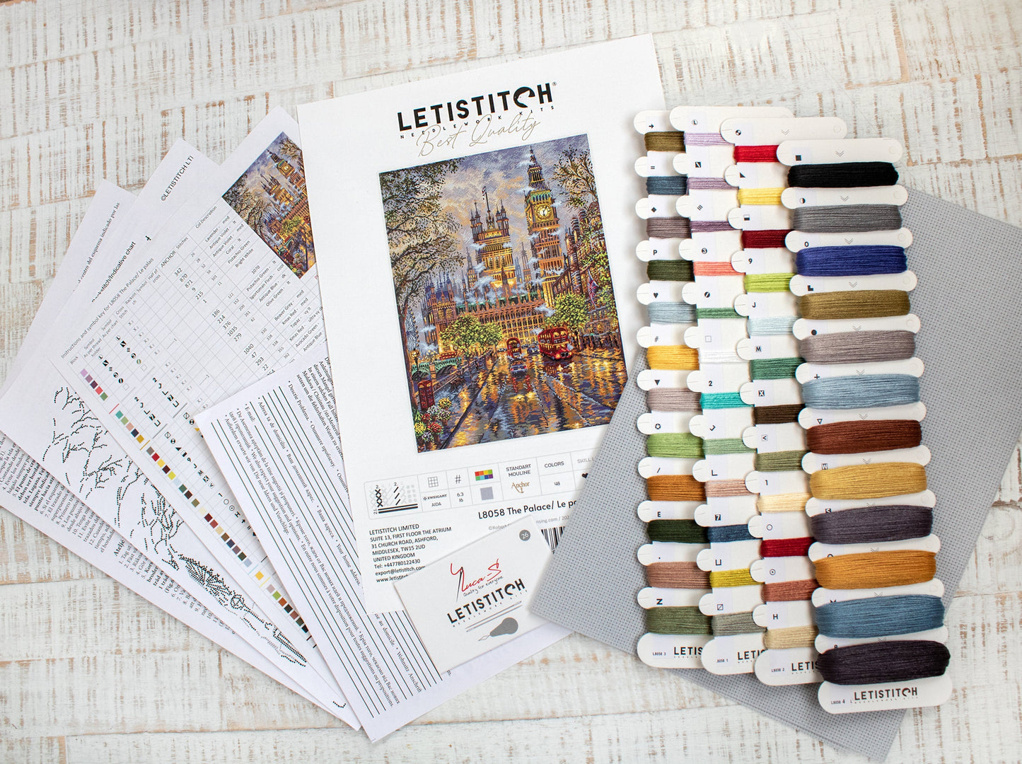 Set de brodat în cruciuliță LetiStitch - Palatul, L8058