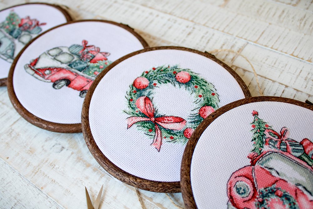 Набор для вышивания Letistitch - Новогодние ретро-машинки / Набор из 5 шт., Leti965