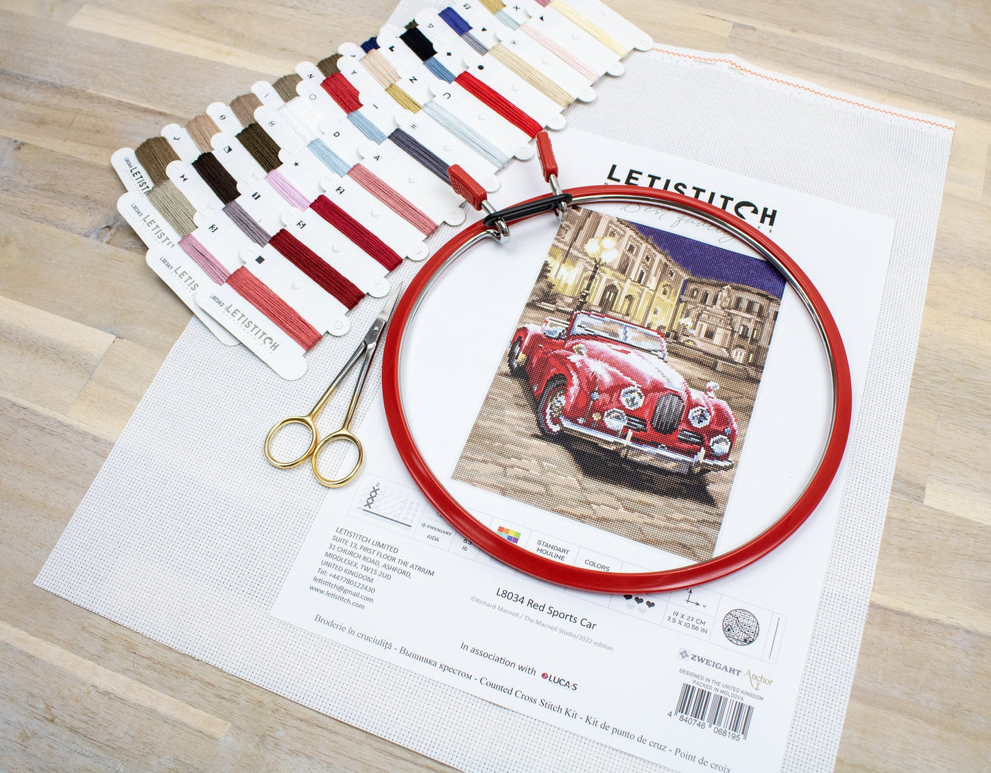 Set de brodat în cruciuliță Letistitch - Mașină sport de culoare roșie, L8034