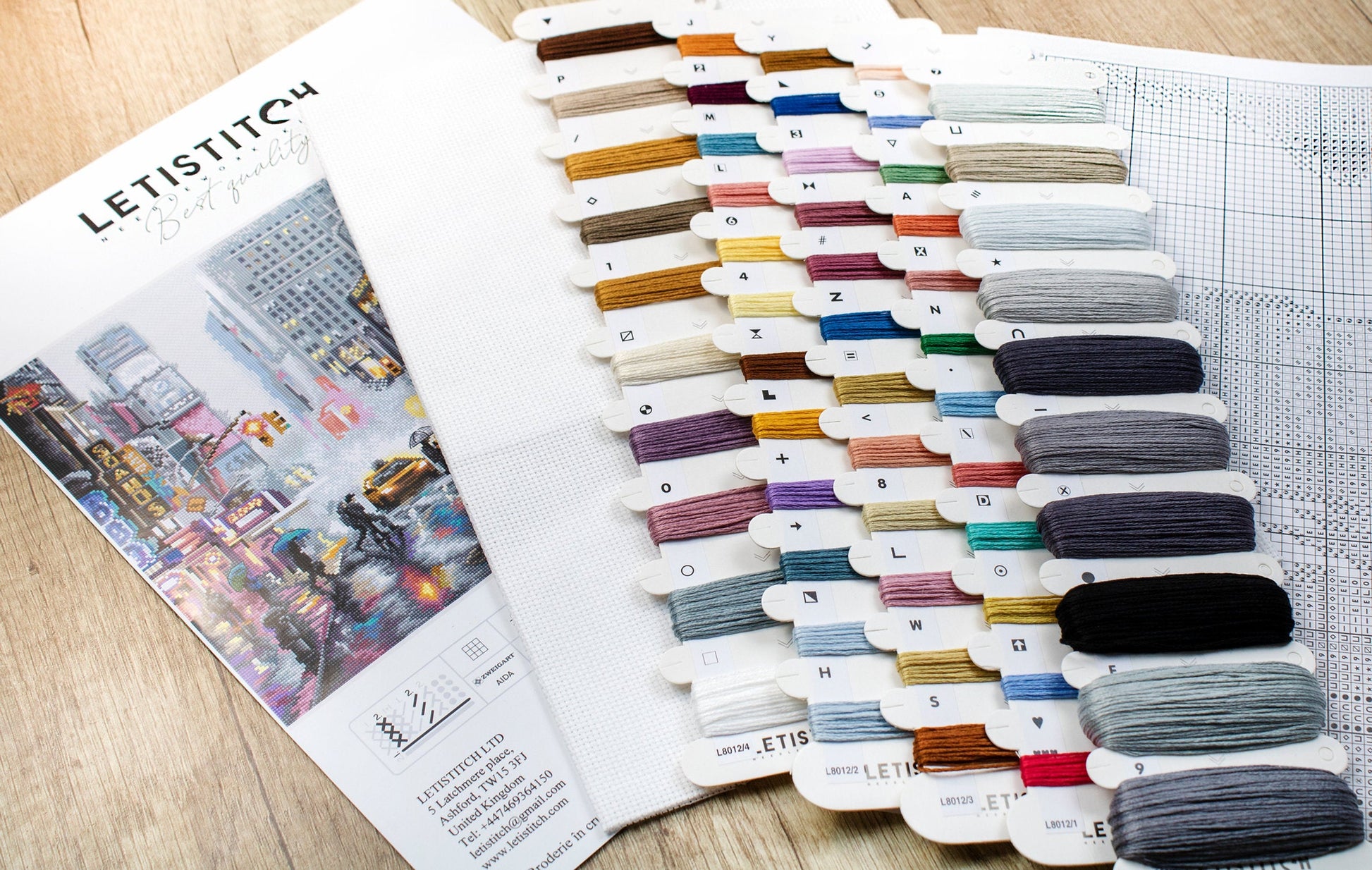 Cross Stitch Kit LetiStitch - New York - HobbyJobby